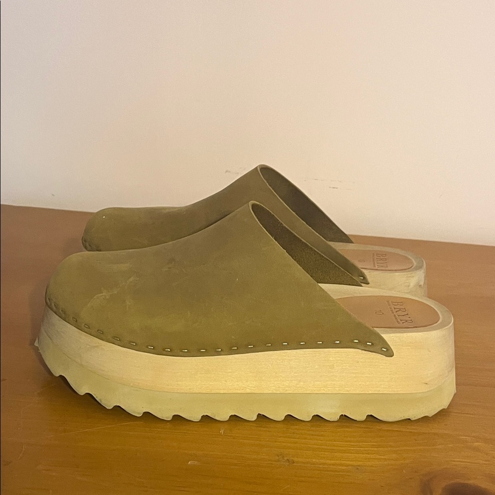 Bryr  Clogs Chonk in Kelp - Picture 5 of 14